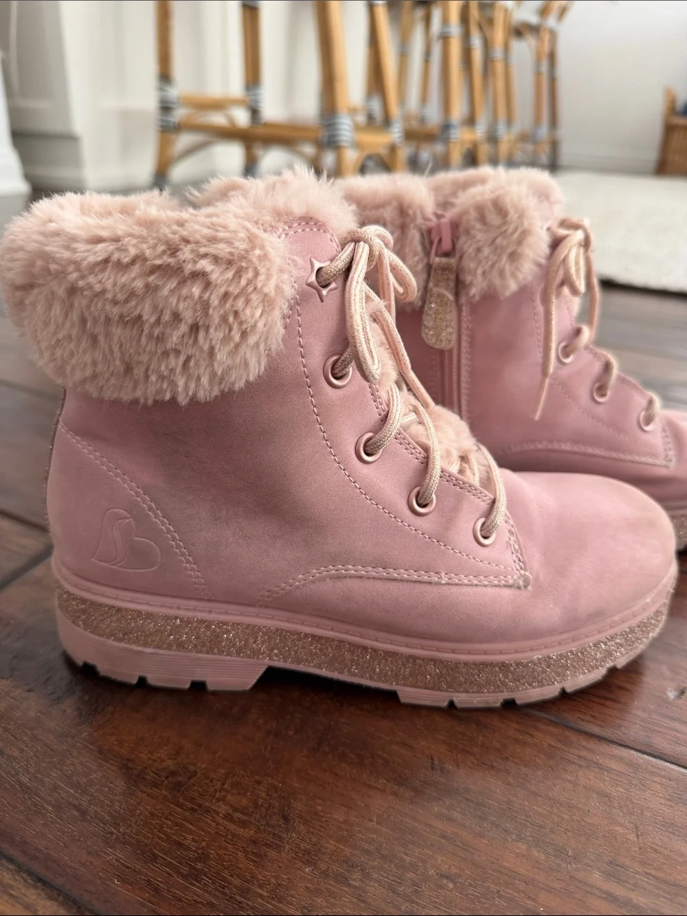 Skechers soft pink