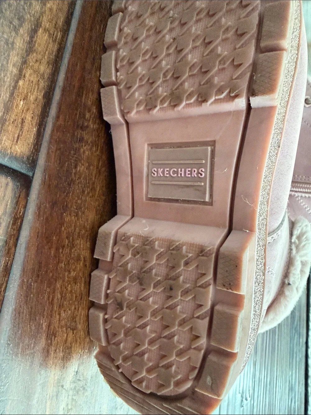 Skechers soft pink