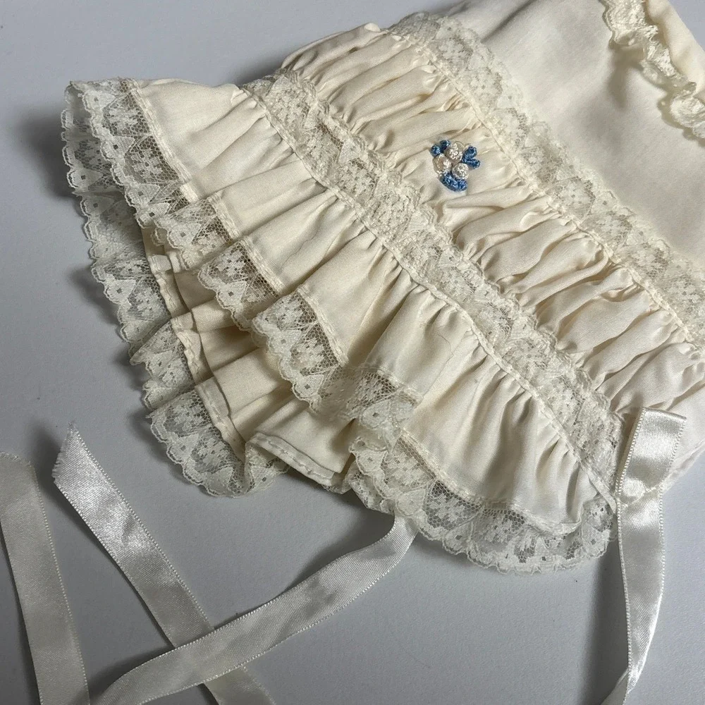 N/A vintage bonnet