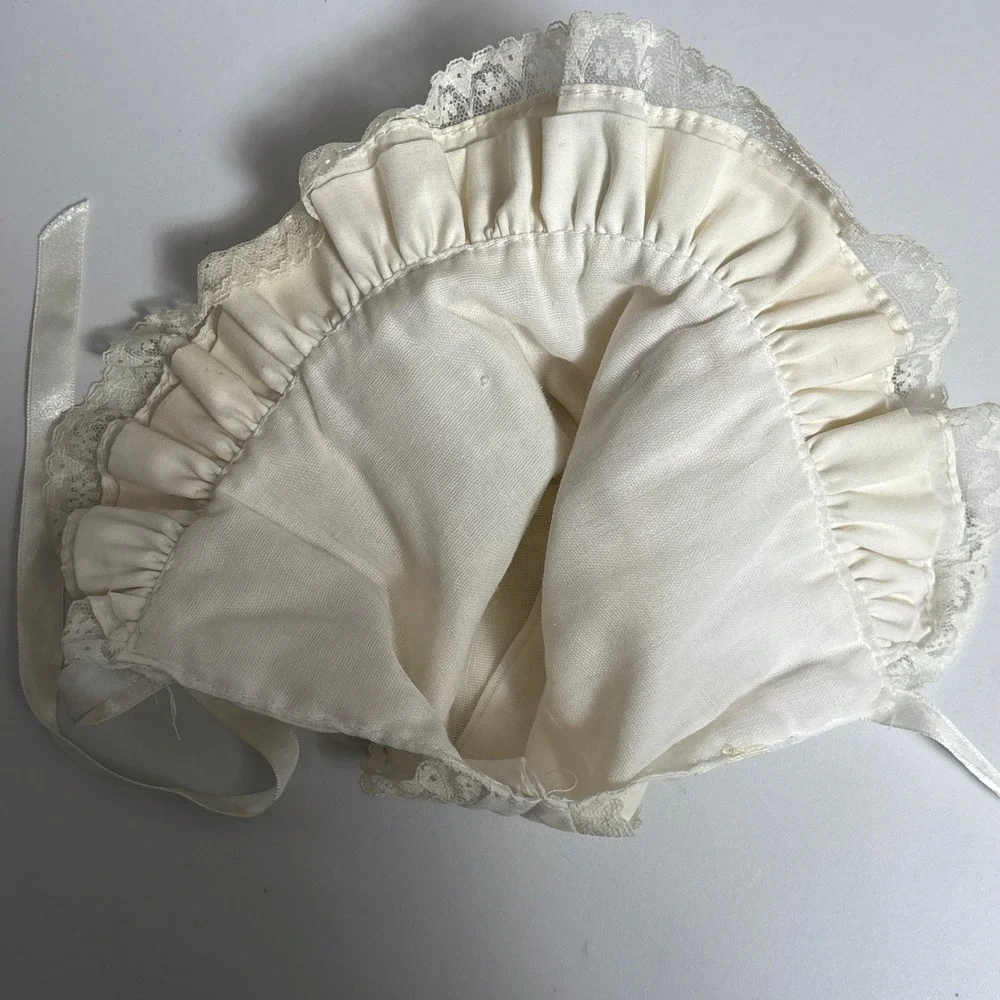 N/A vintage bonnet
