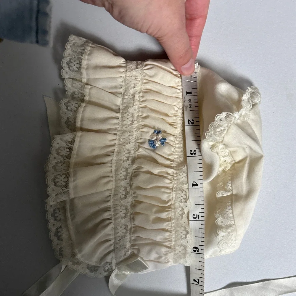 N/A vintage bonnet
