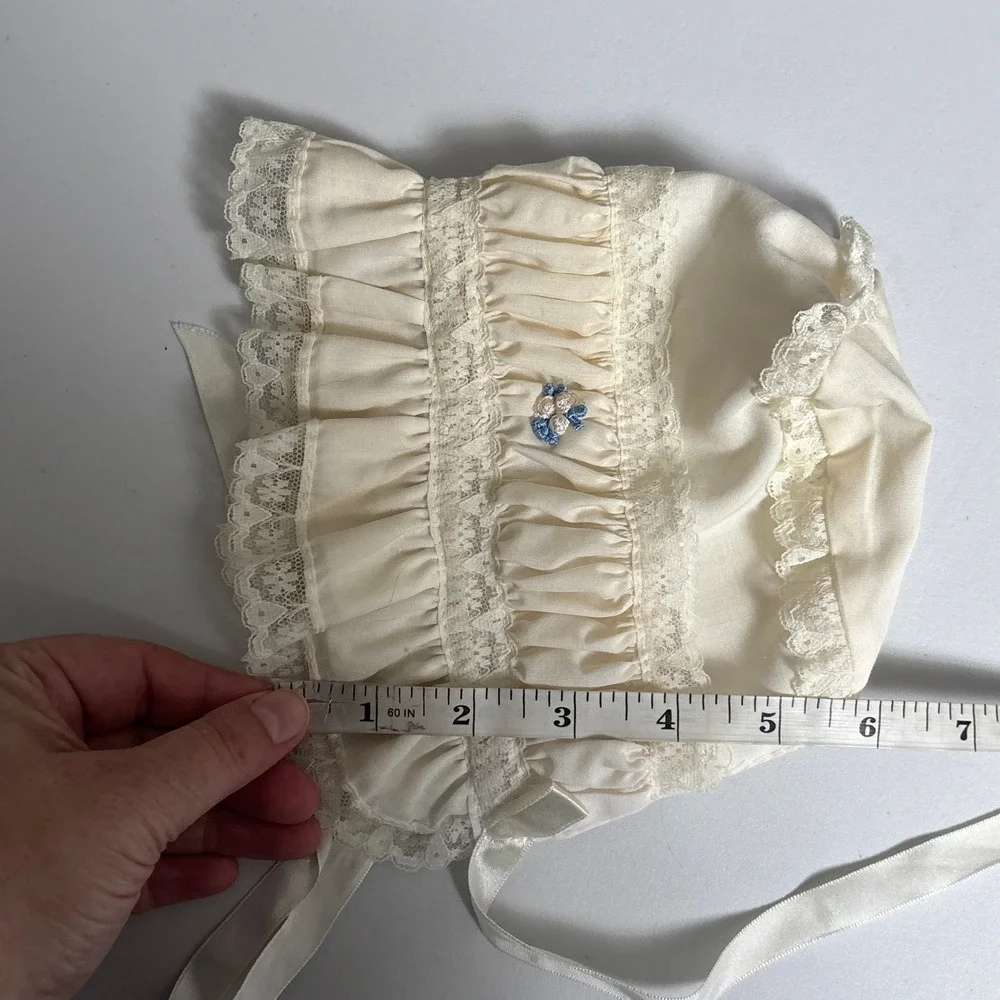 N/A vintage bonnet