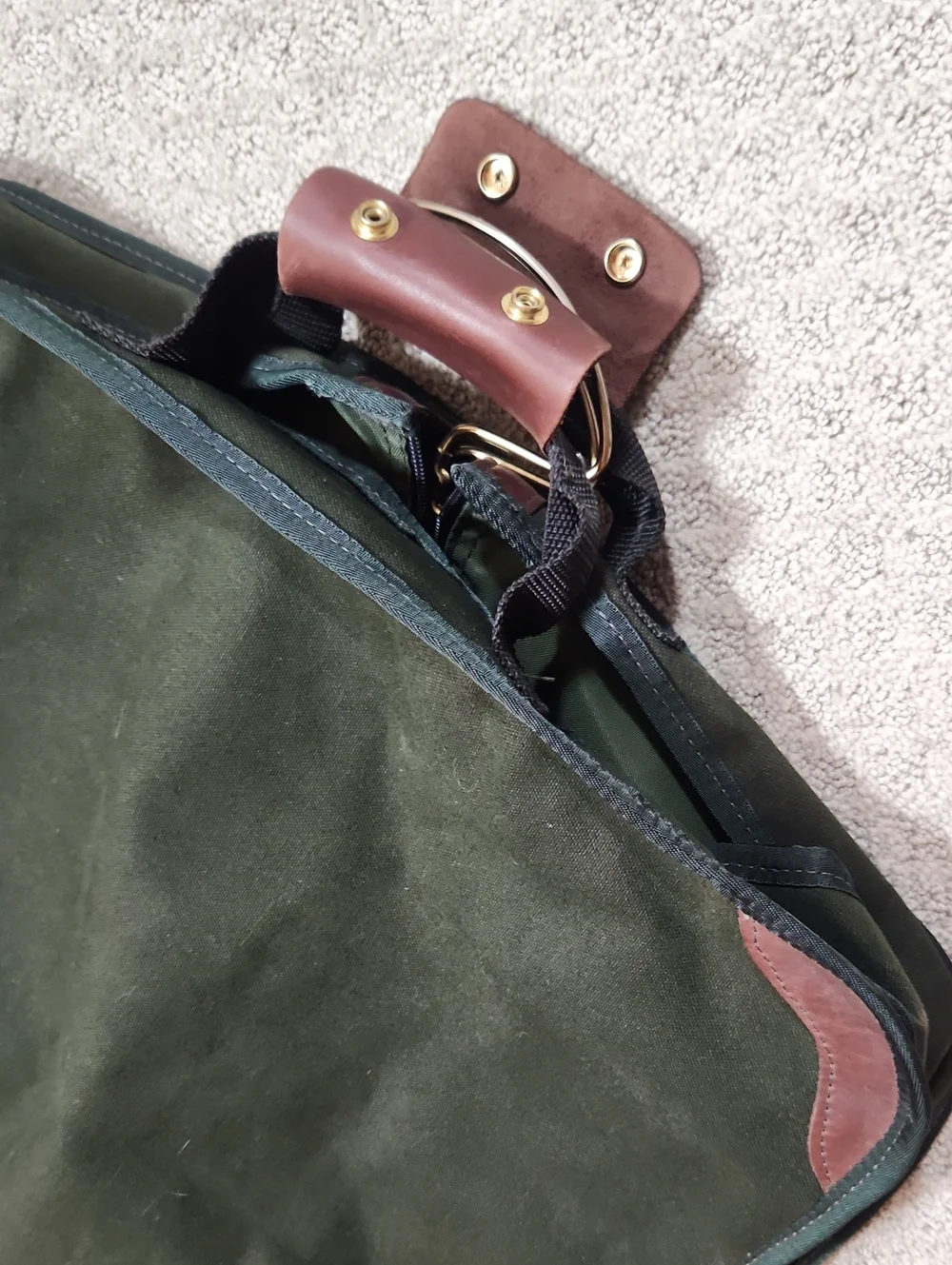 Orvis sturdy dark