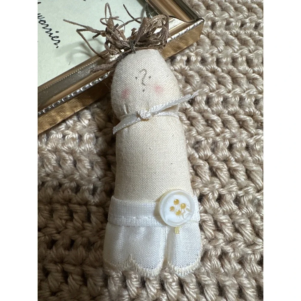 Diane Rumer small art charming