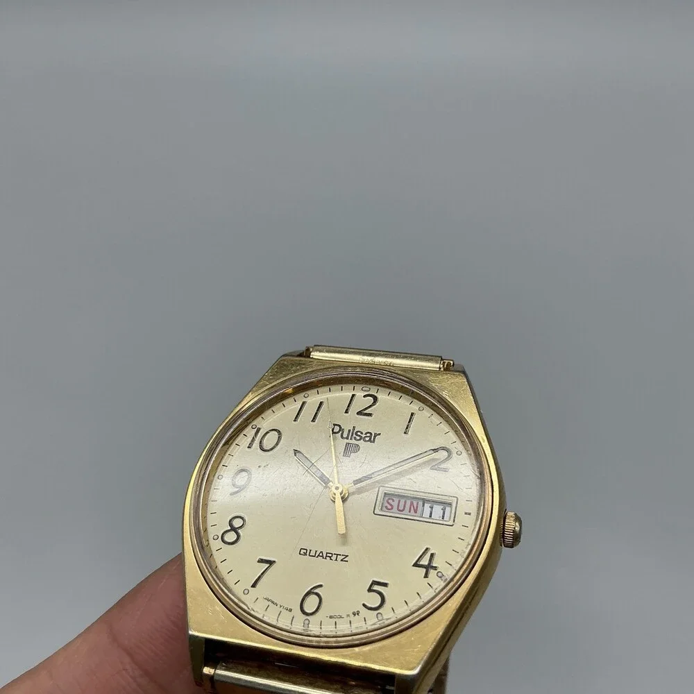 Vintage Pulsar Mens Watch 34mm Gold Tone Day Date H148-8009 Stretch New Battery