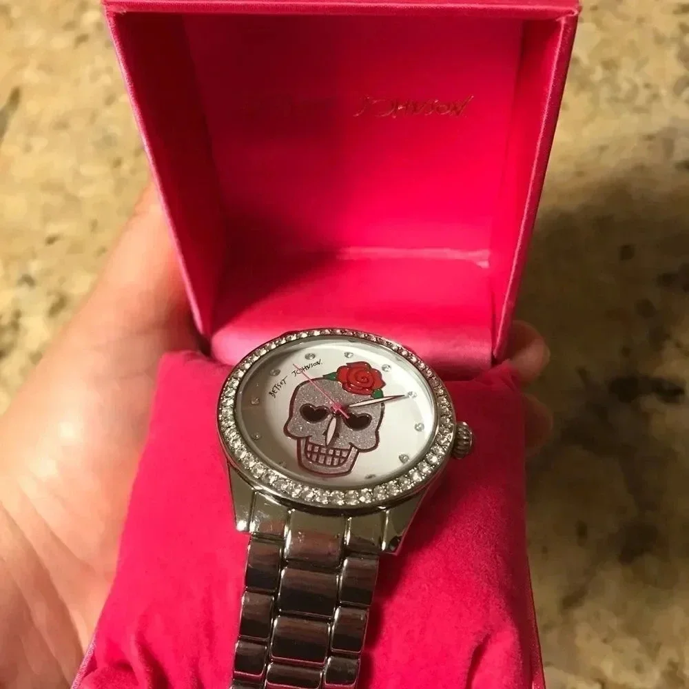 Betsey Johnson batteries need impeccable