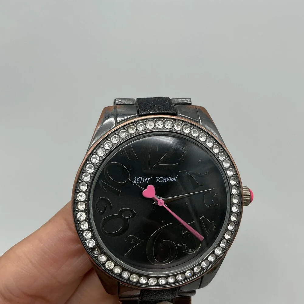 Betsey Johnson analog model department