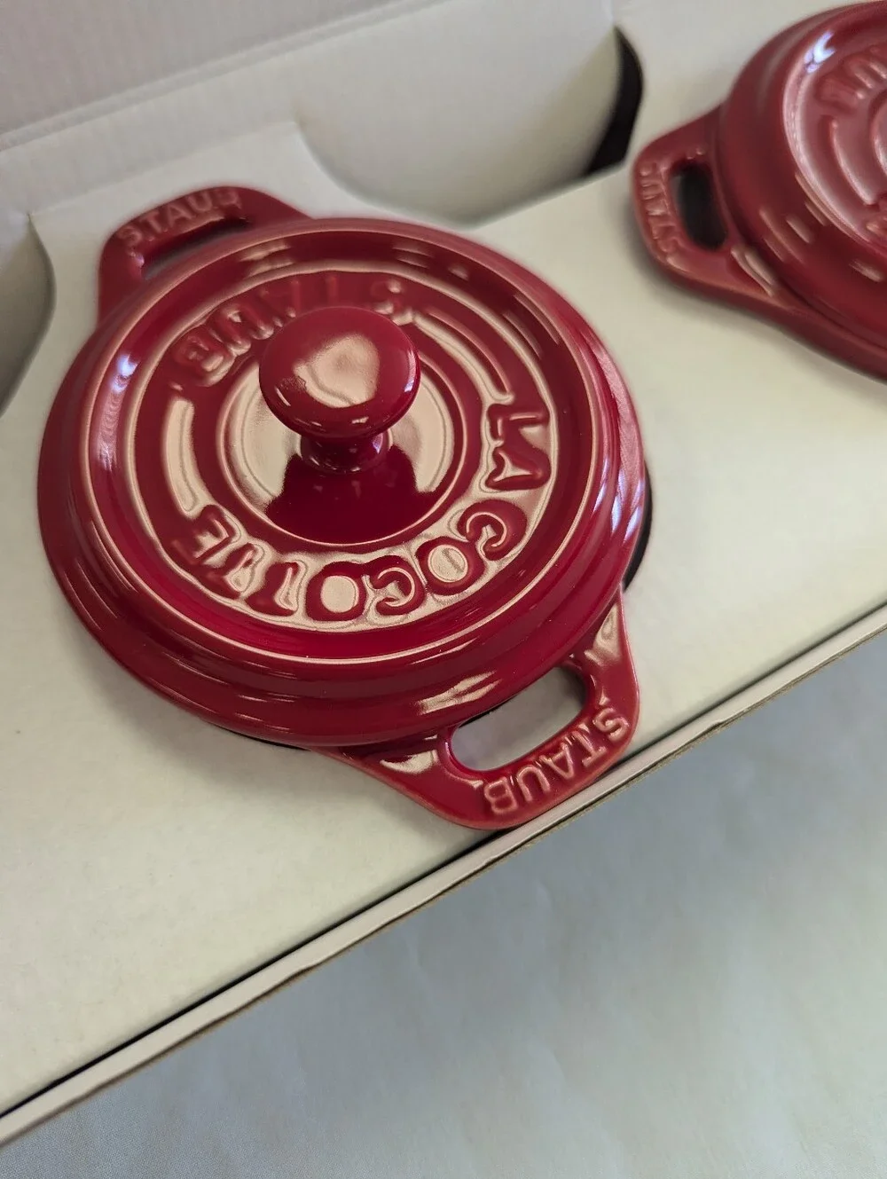 Staub cherry red