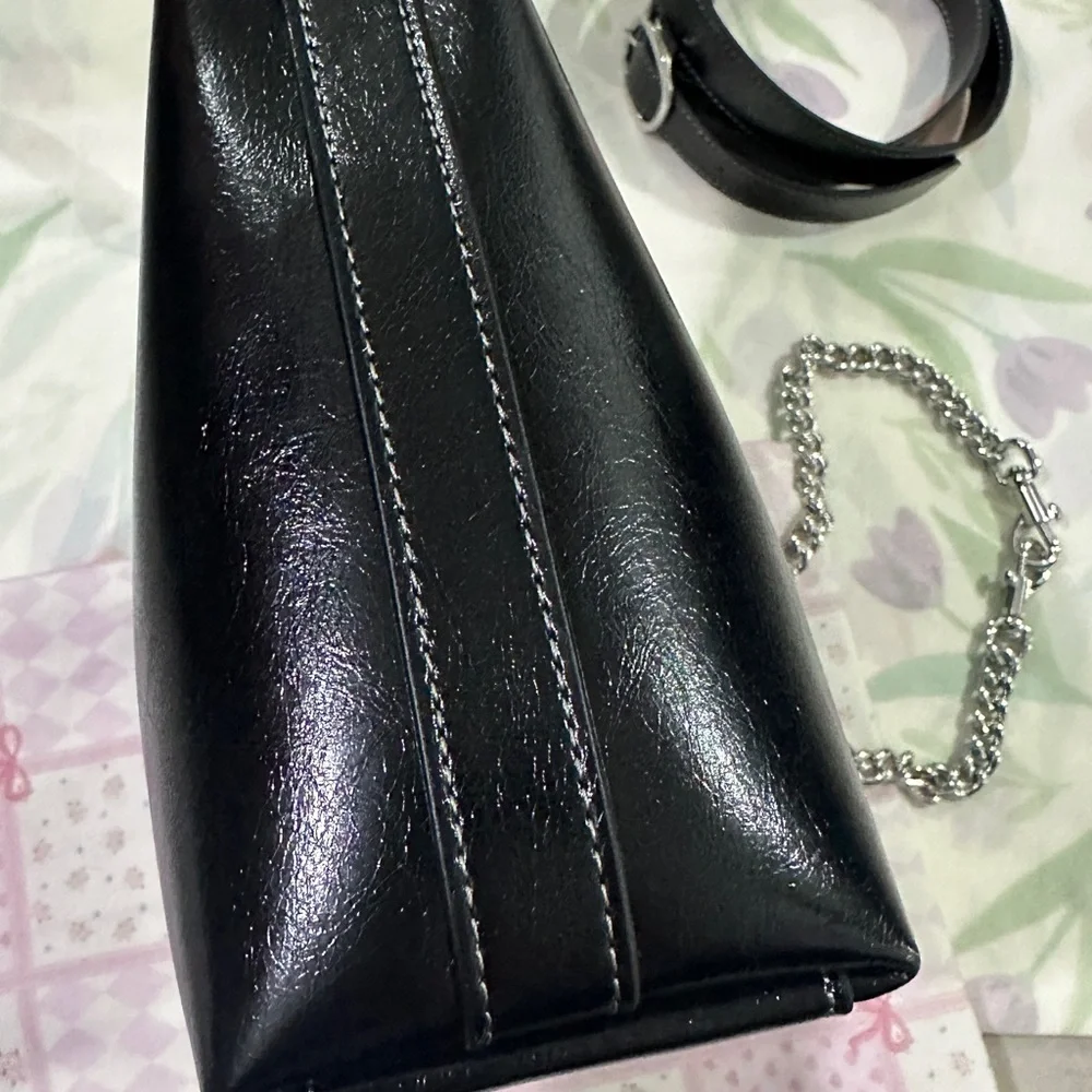 Coach brand color