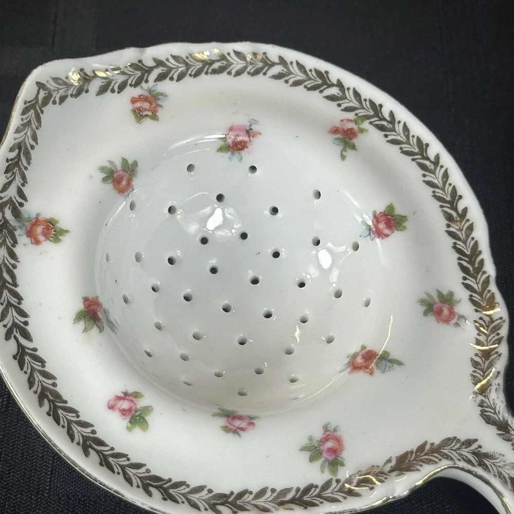The Unbranded Brand antique rose