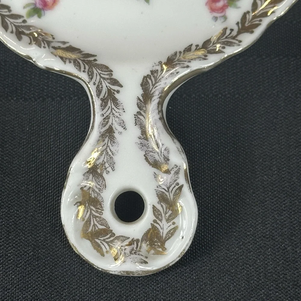 The Unbranded Brand antique rose