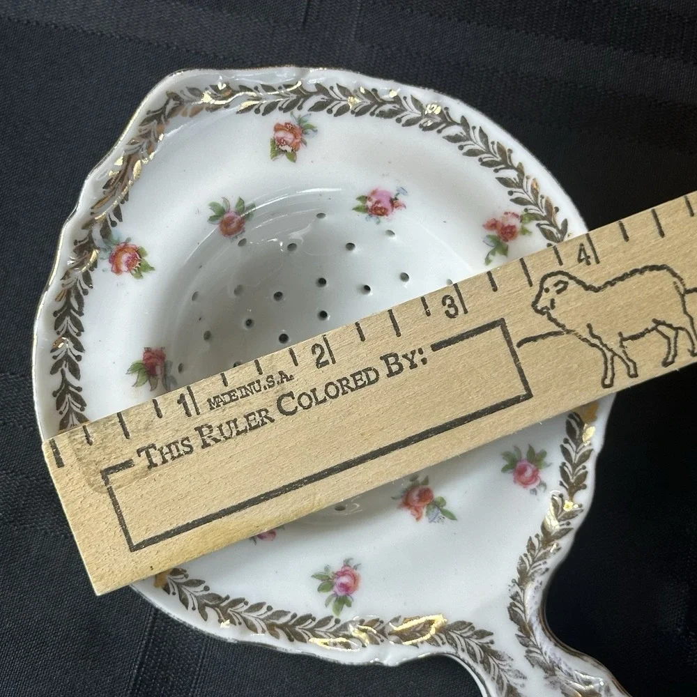 The Unbranded Brand antique rose
