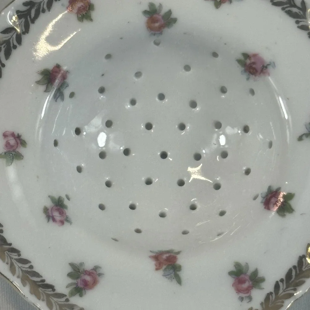 The Unbranded Brand antique rose