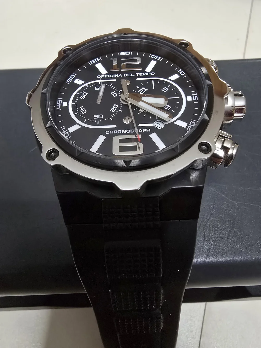 N/A bold black