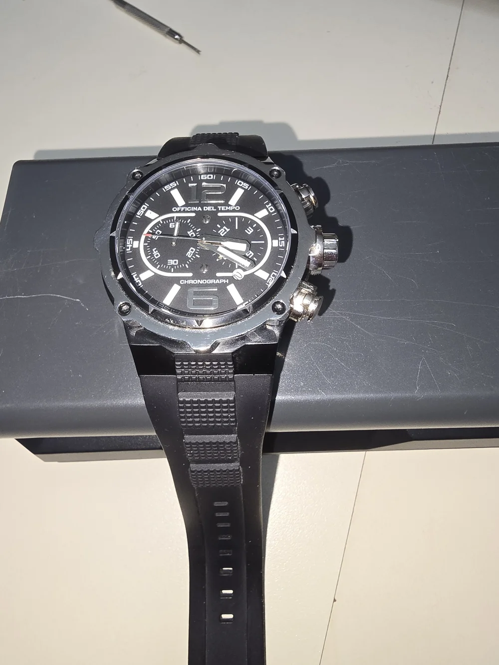 N/A bold black