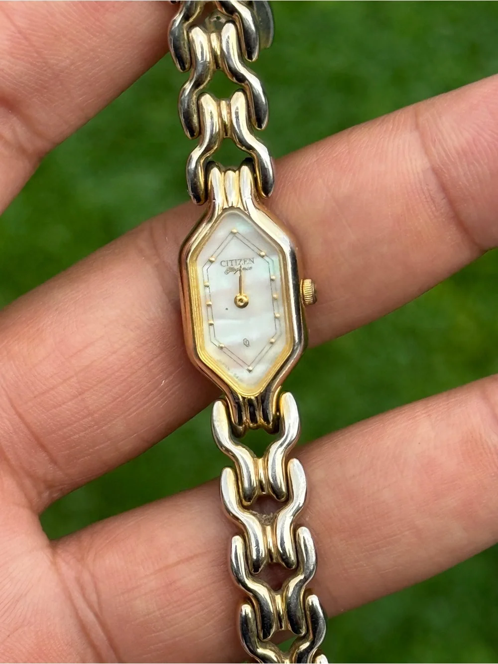 Citizen elegant gold