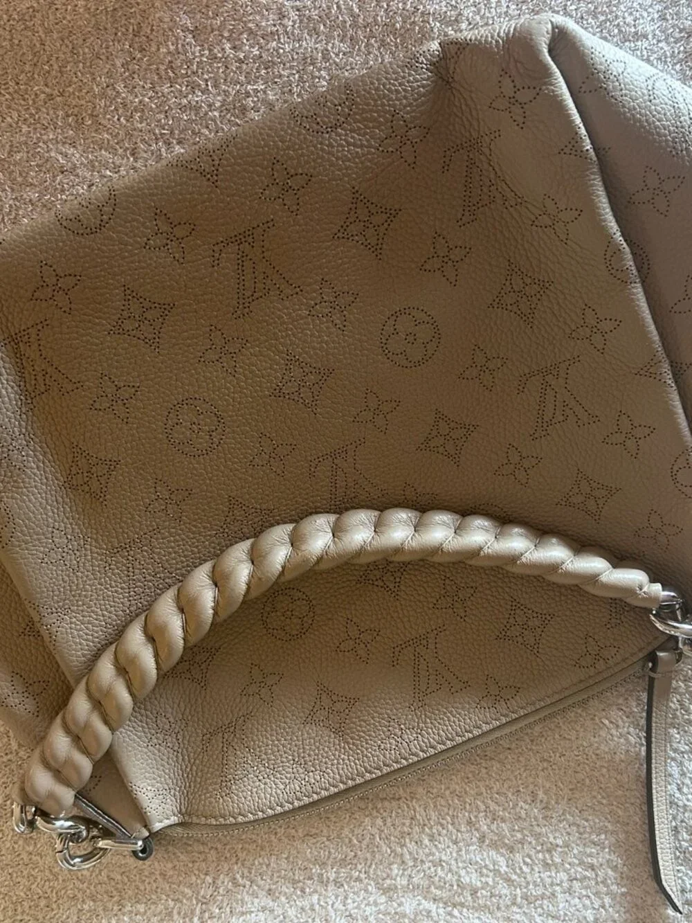 AUTHENTIC Louis Vuitton Mahina Babylone Chain BB Galet