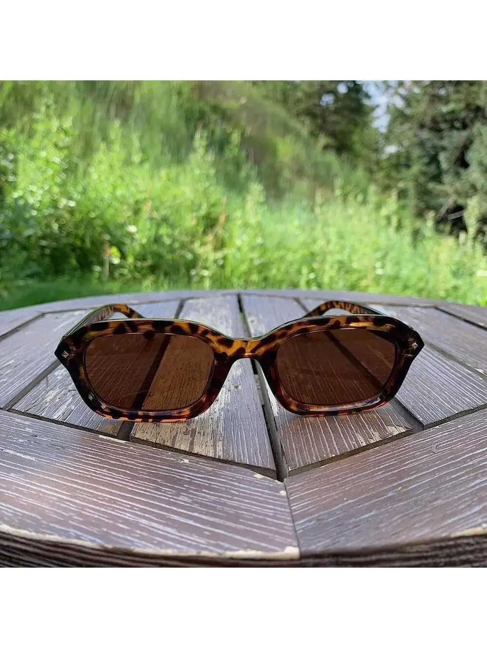 Vintage 90s y2k style square shaped leopard print sunglasses