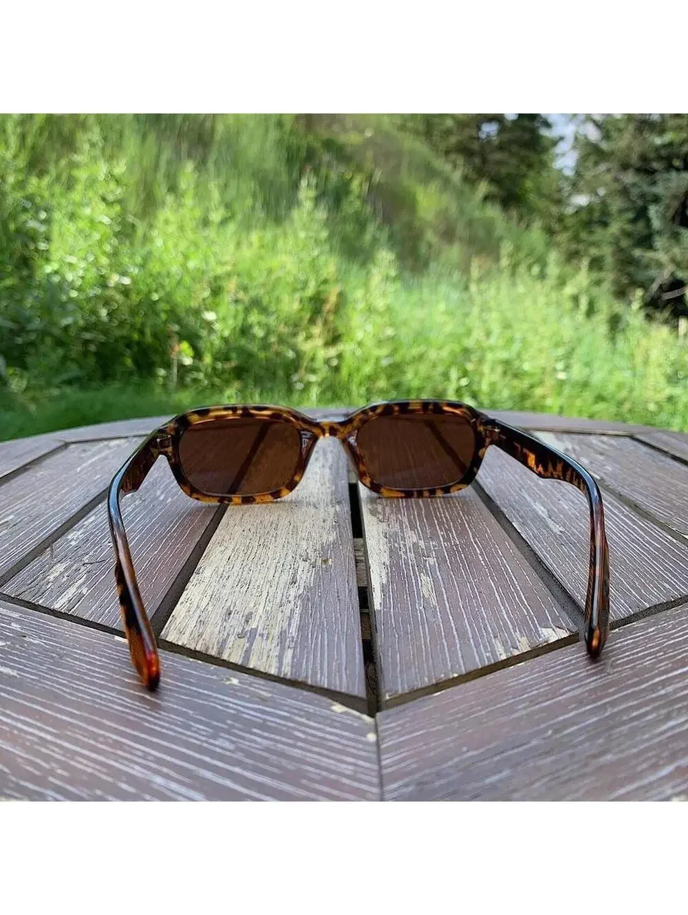 Vintage 90s y2k style square shaped leopard print sunglasses