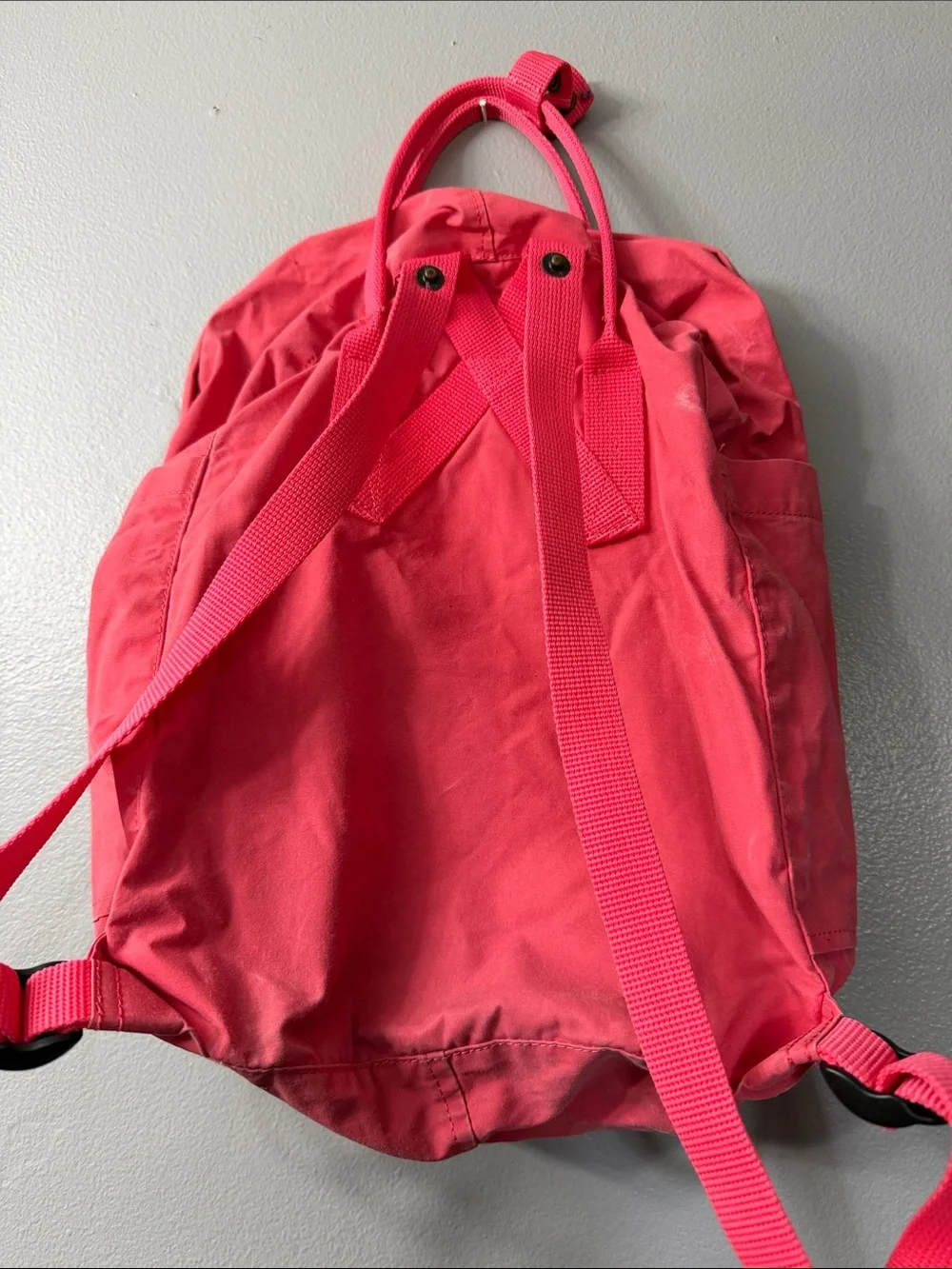 Fjallraven Kanken Backpack in Coral Pink Mini