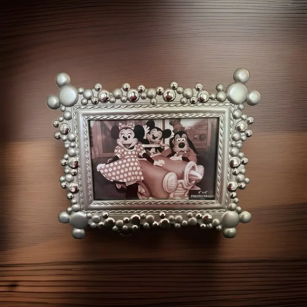 Disney Parks Silver Tone Metal Mickey Mouse Icon 4x6 Photo Picture Frame New