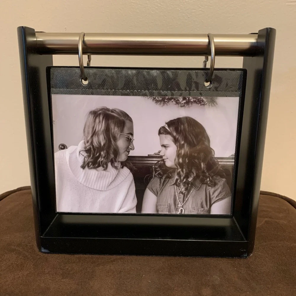 🖼️ Double-Sided Hanging Picture Frame | Flip-Through Photo Display 🖼️