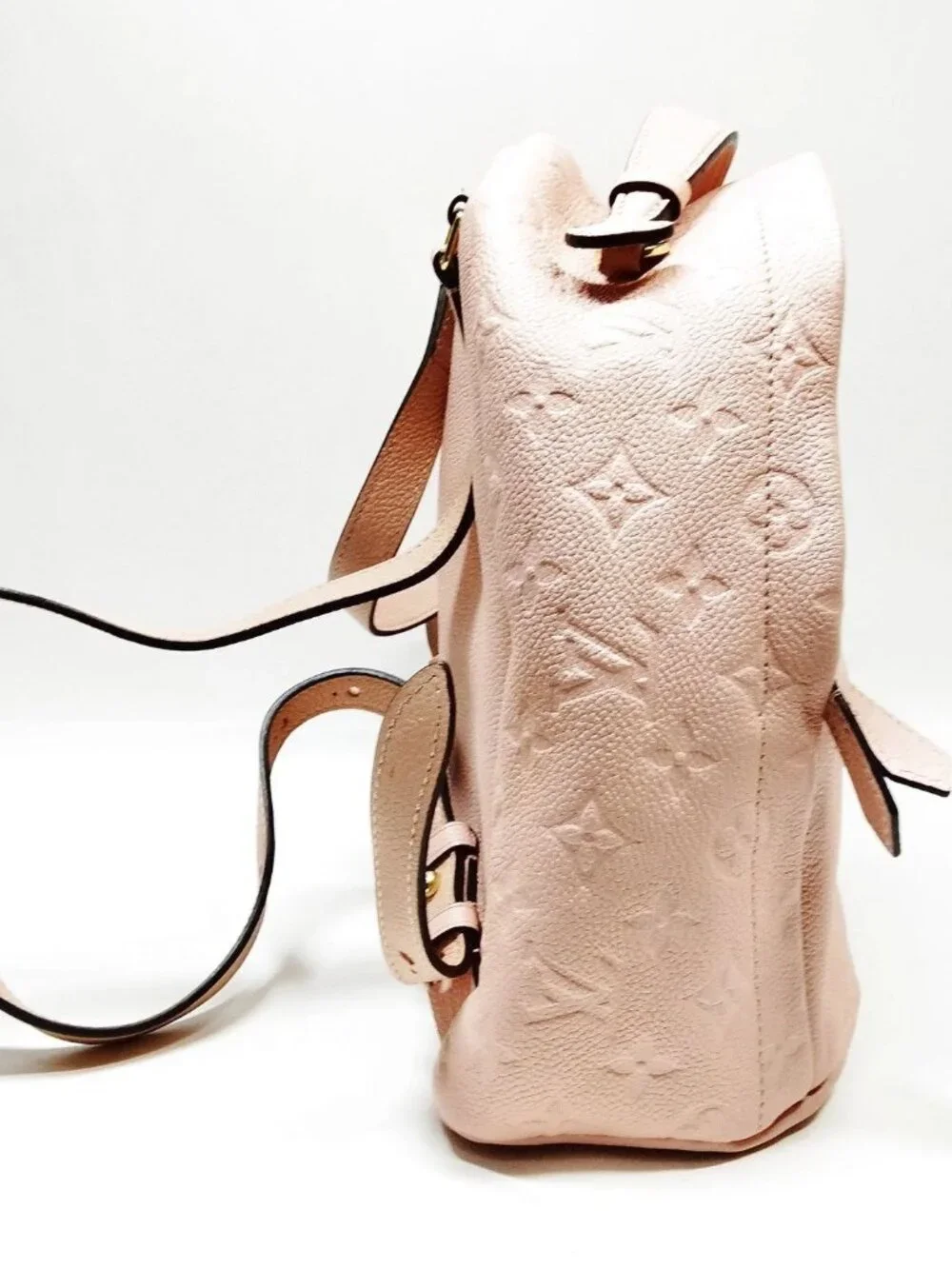 Louis Vuitton elegant louis