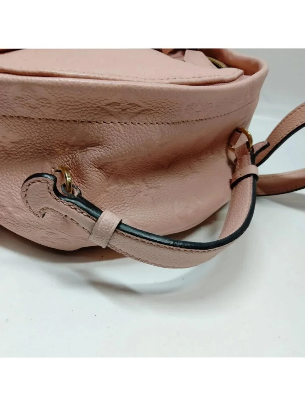 Louis Vuitton elegant louis
