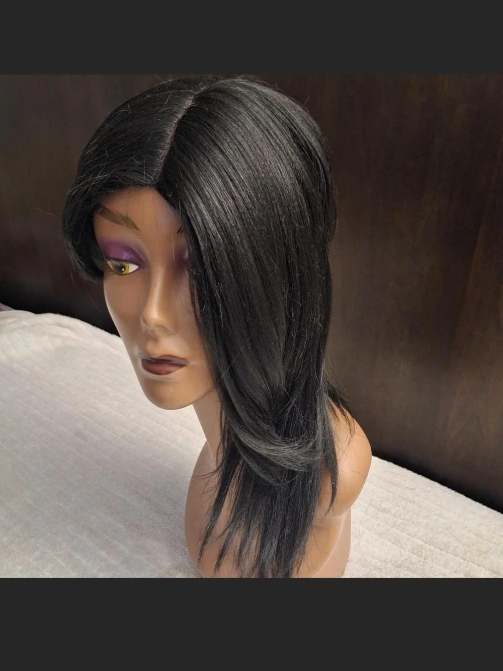 Natural Straight Black Human-Look Wig – Sleek Women’s Hairpiece
