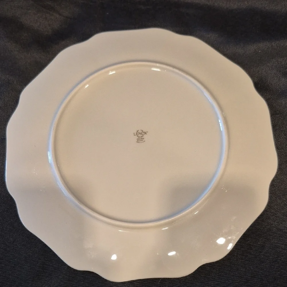 Lenox holiday scalloped