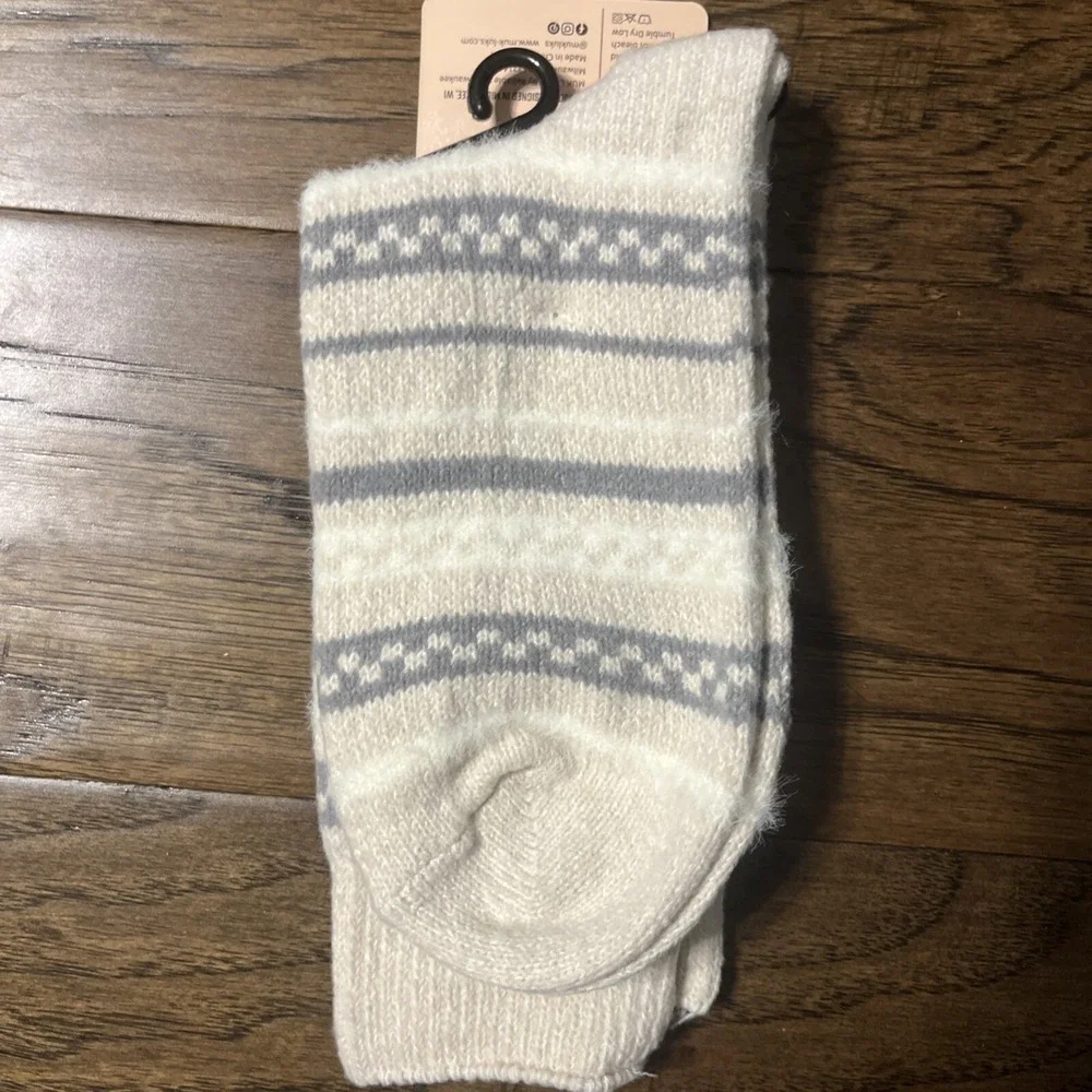 MUK LUKS Taupe Gray Crew Boot Socks Shoe Size Women's 6-11 Men's 6-10 NWT