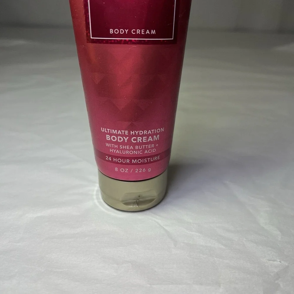 NEW BATH & BODY WORKS‎ FOREVER RED Ultimate Hydration Body Cream 8 OZ