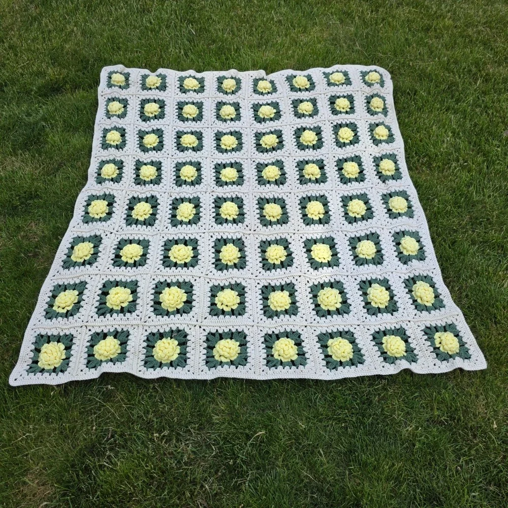 Vintage‎ Handmade Crochet Granny Square Blanket 3D Yellow Floral Flower 60x54