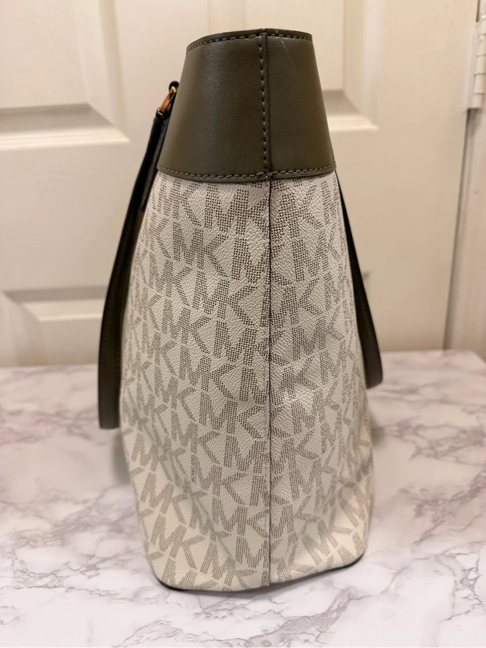 Michael Kors almost new