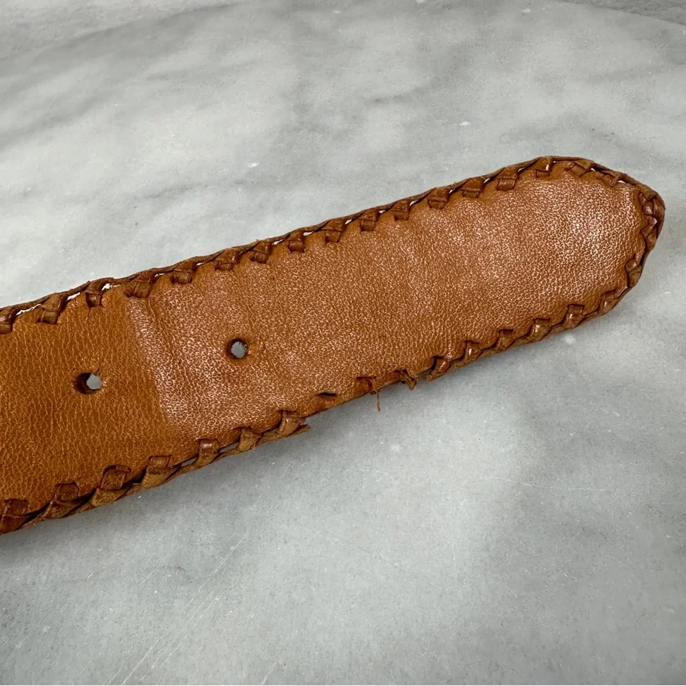 unbranded leather stitching