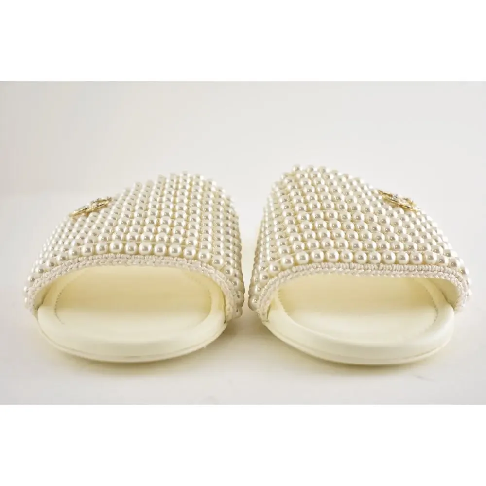 CHANEL 25p ivory