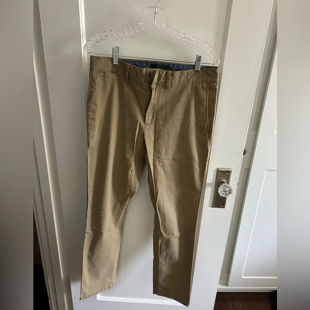 Banana Republic Khaki Fulton Chino Size 32 x 30