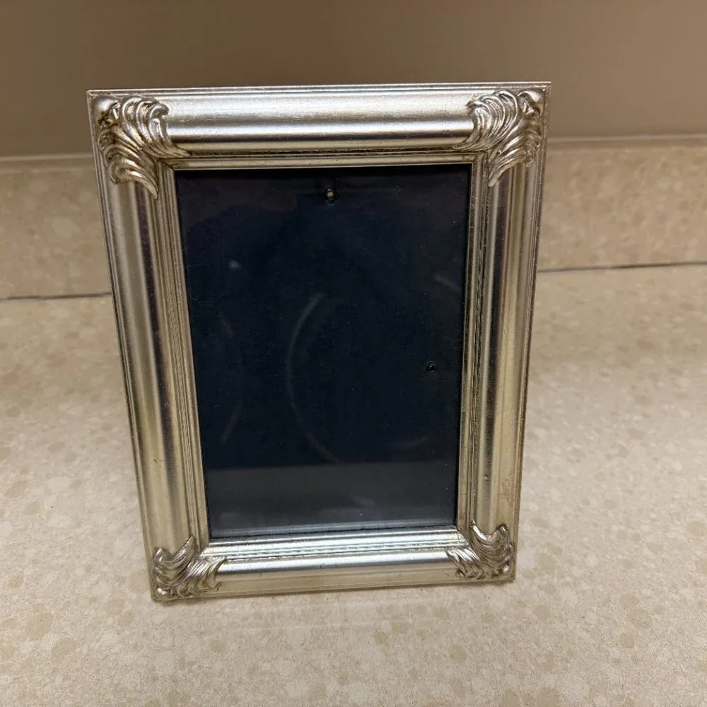 N/A picture frames