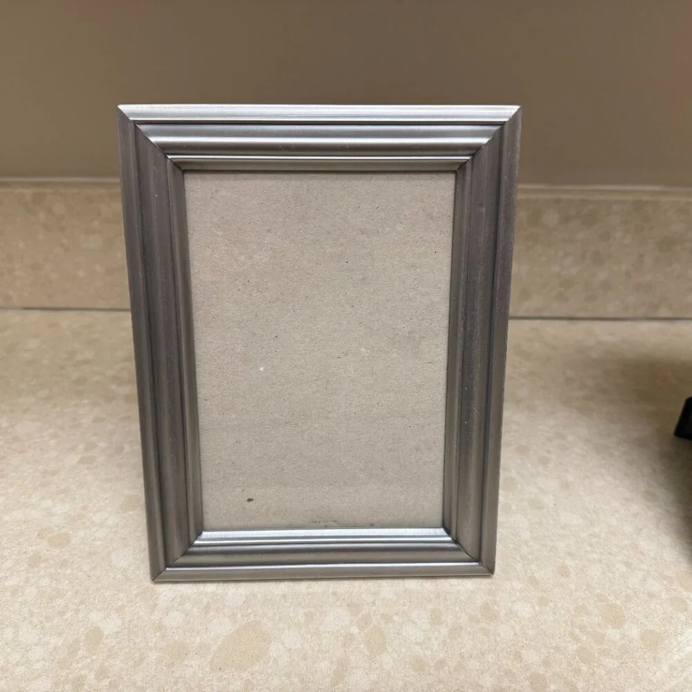 N/A picture frames