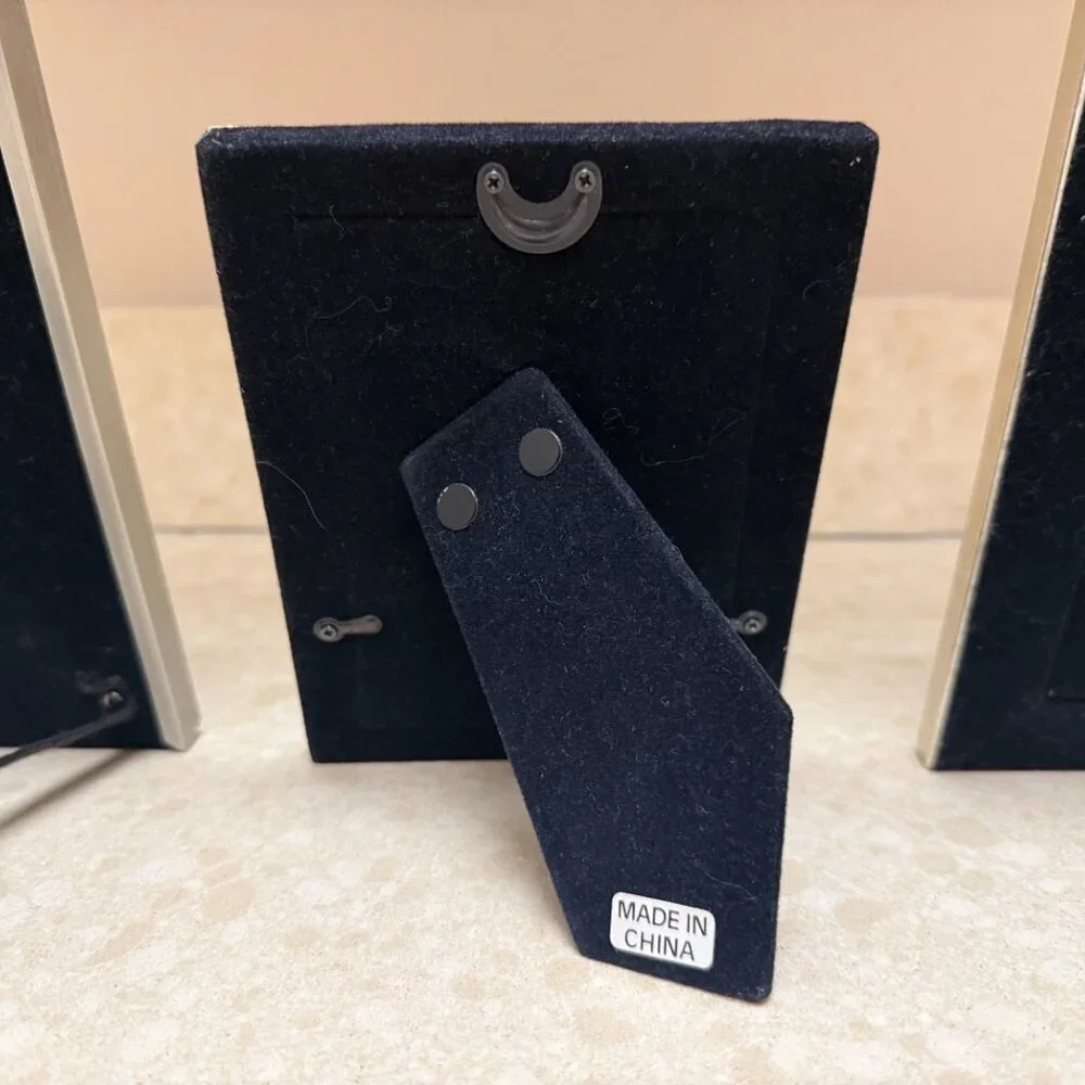 N/A picture frames
