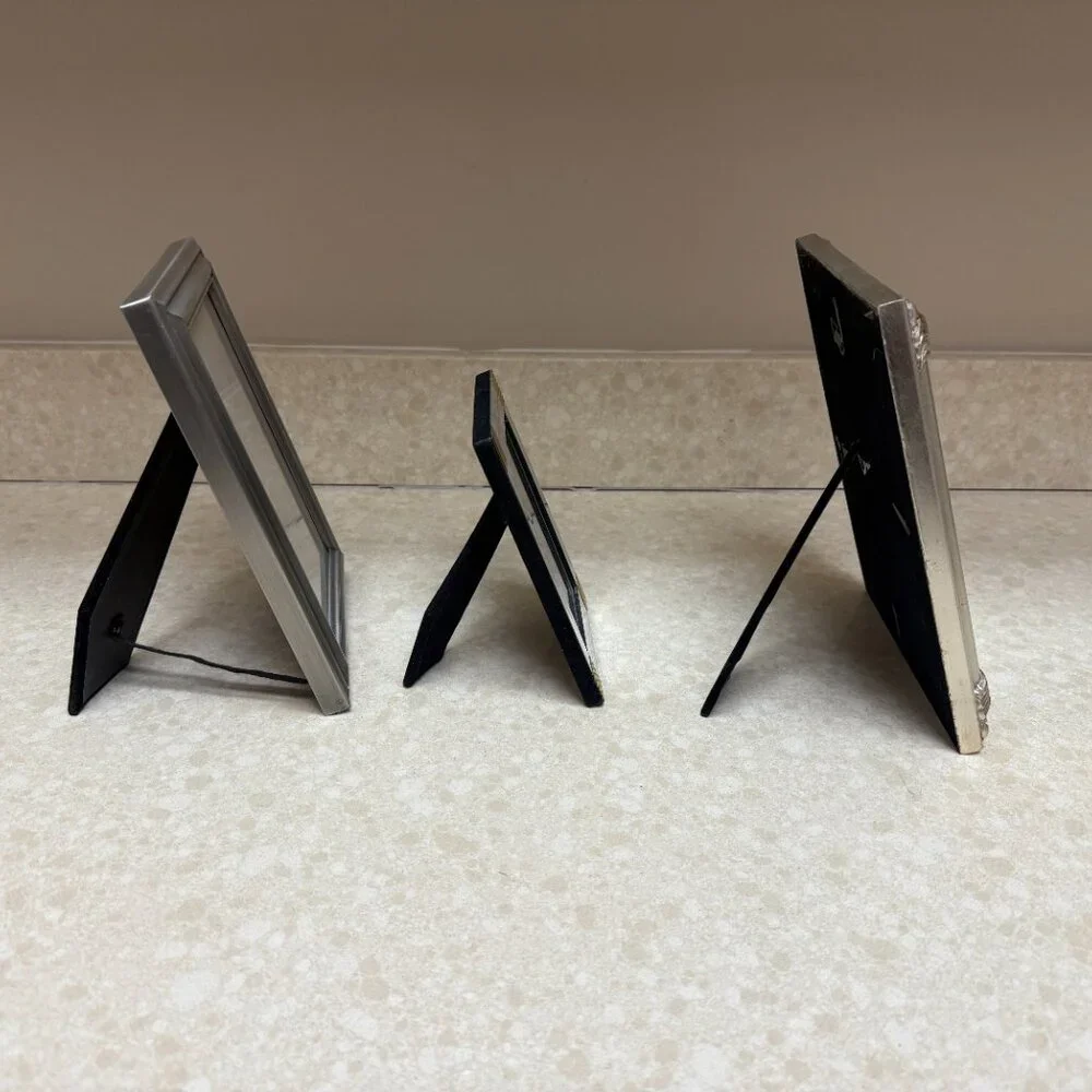 N/A picture frames