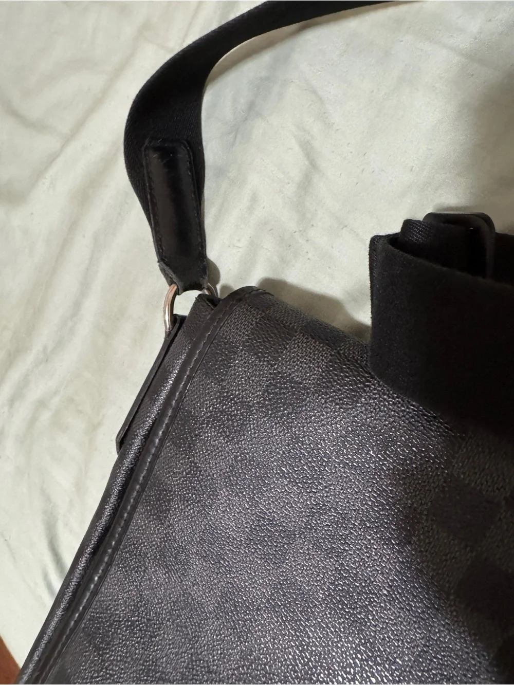 Louis Vuitton smoky damier