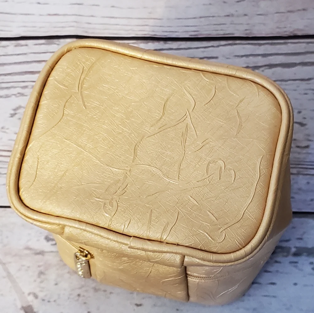SeneGence gold vinyl
