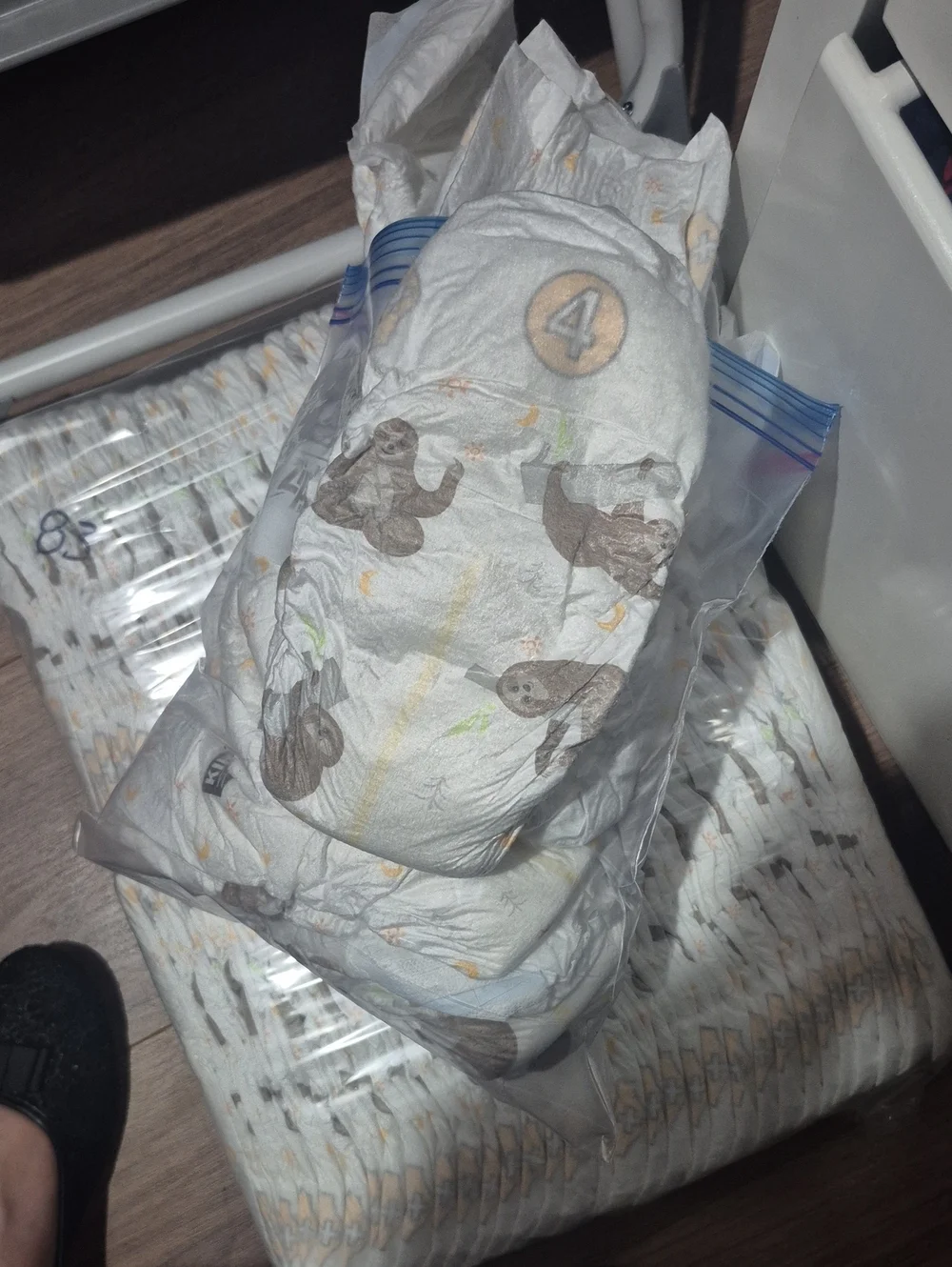 83 Kirkland Signature White Baby Diapers with Sloth Print Size 4
