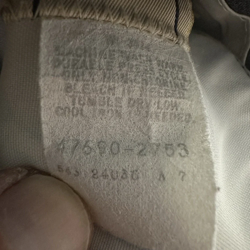 Levis description excellent