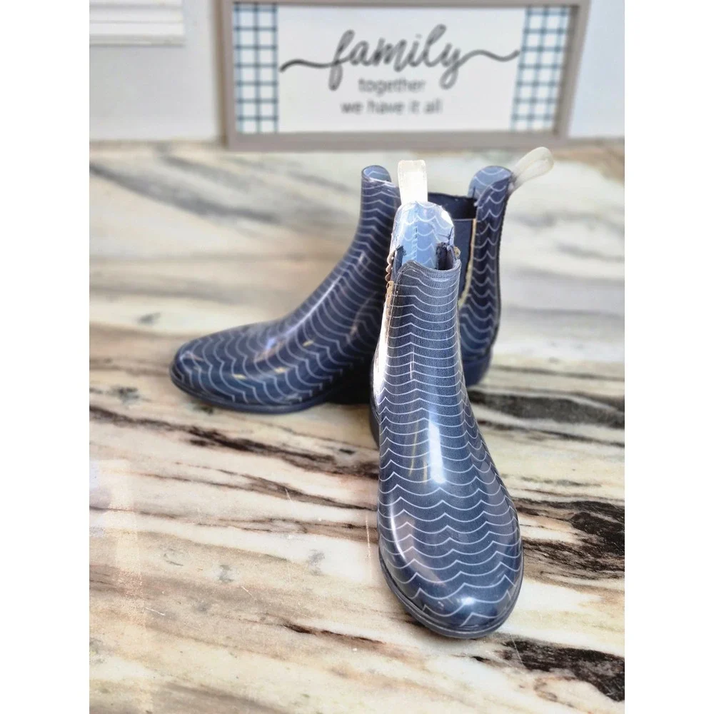 Jack Rogers Chloe‎ Navy Blue Scalloped Wave Chelsea Rain Boots Womens Size 6M