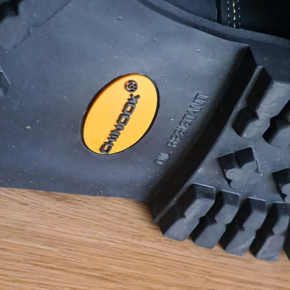 Chinook like mens 10