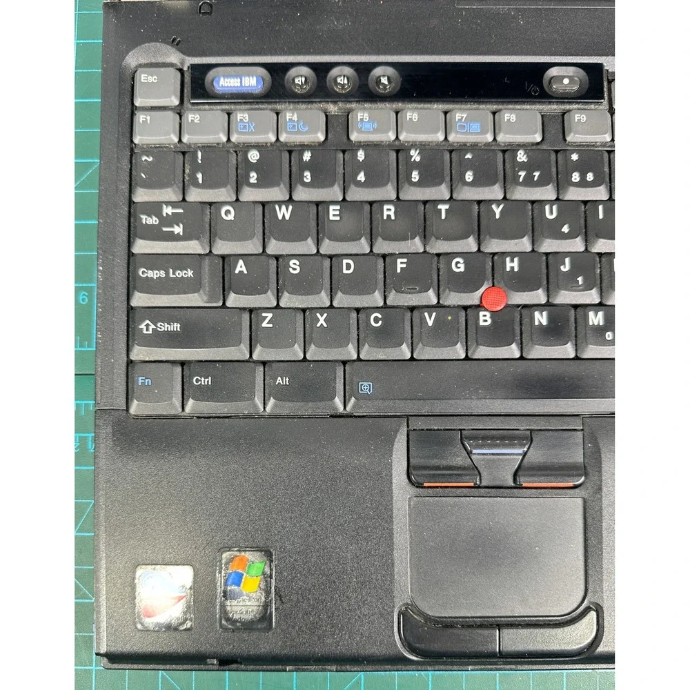 IBM ThinkPad T40 Laptop Type 2373 Intel Centrino Windows XP VTG UNTESTED