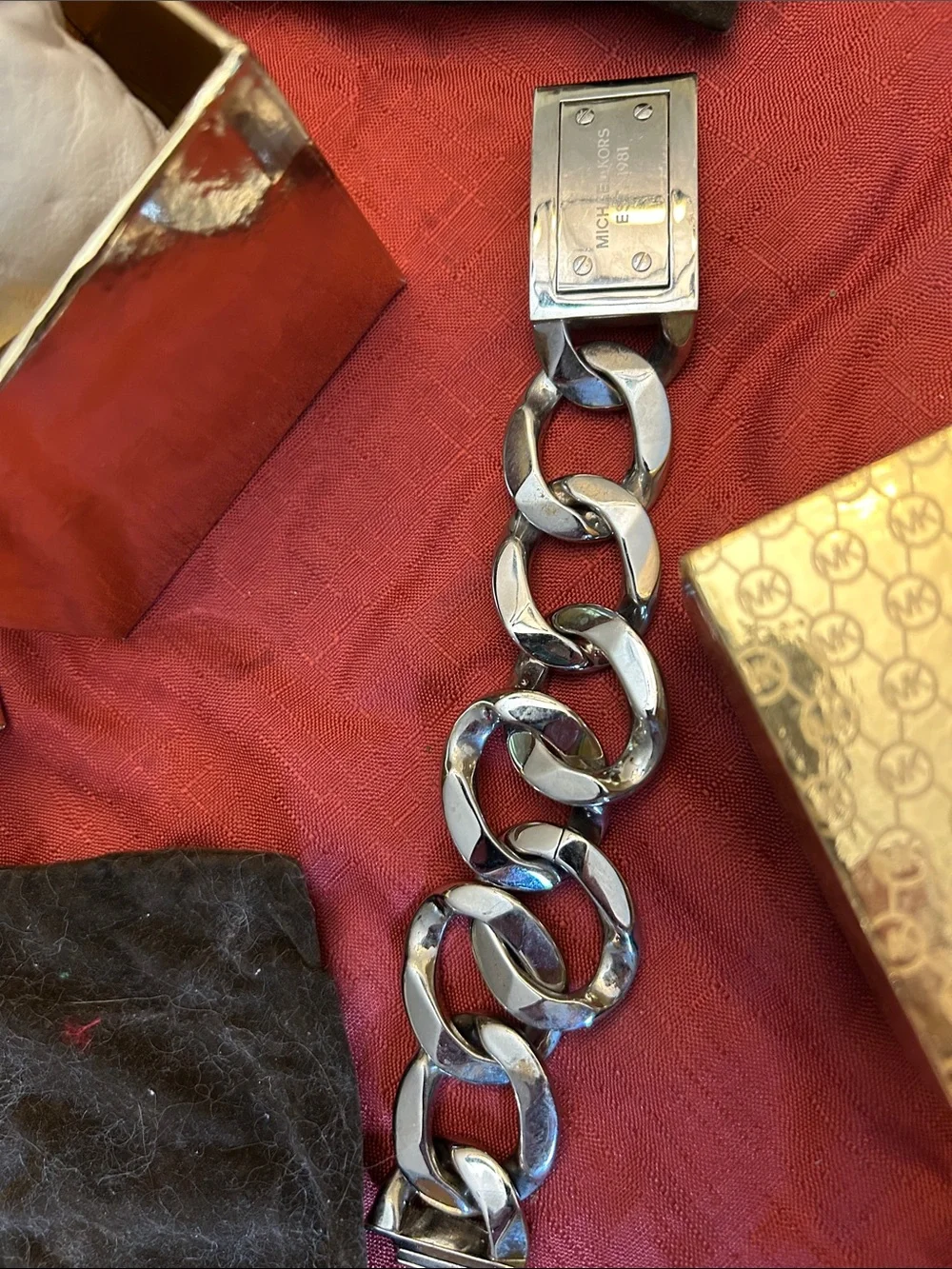 Michael Kors bold curb