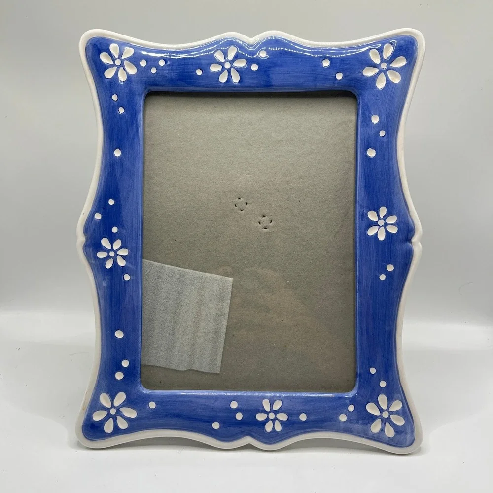 Vintage 1997 HB Group Blue Ceramic Floral Picture Frame Scalloped Edge Daisy